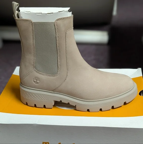 Timberland Women's Tan Chelsea Boots - Picture 2 of 6